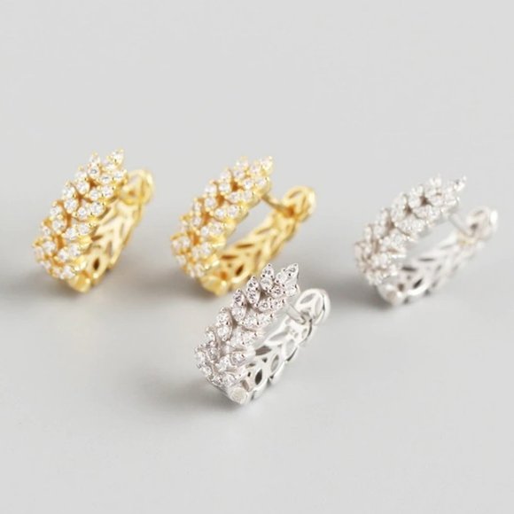 *NEW 925 Sterling Silver Diamond Leaf Huggie Hoops - Picture 2 of 8